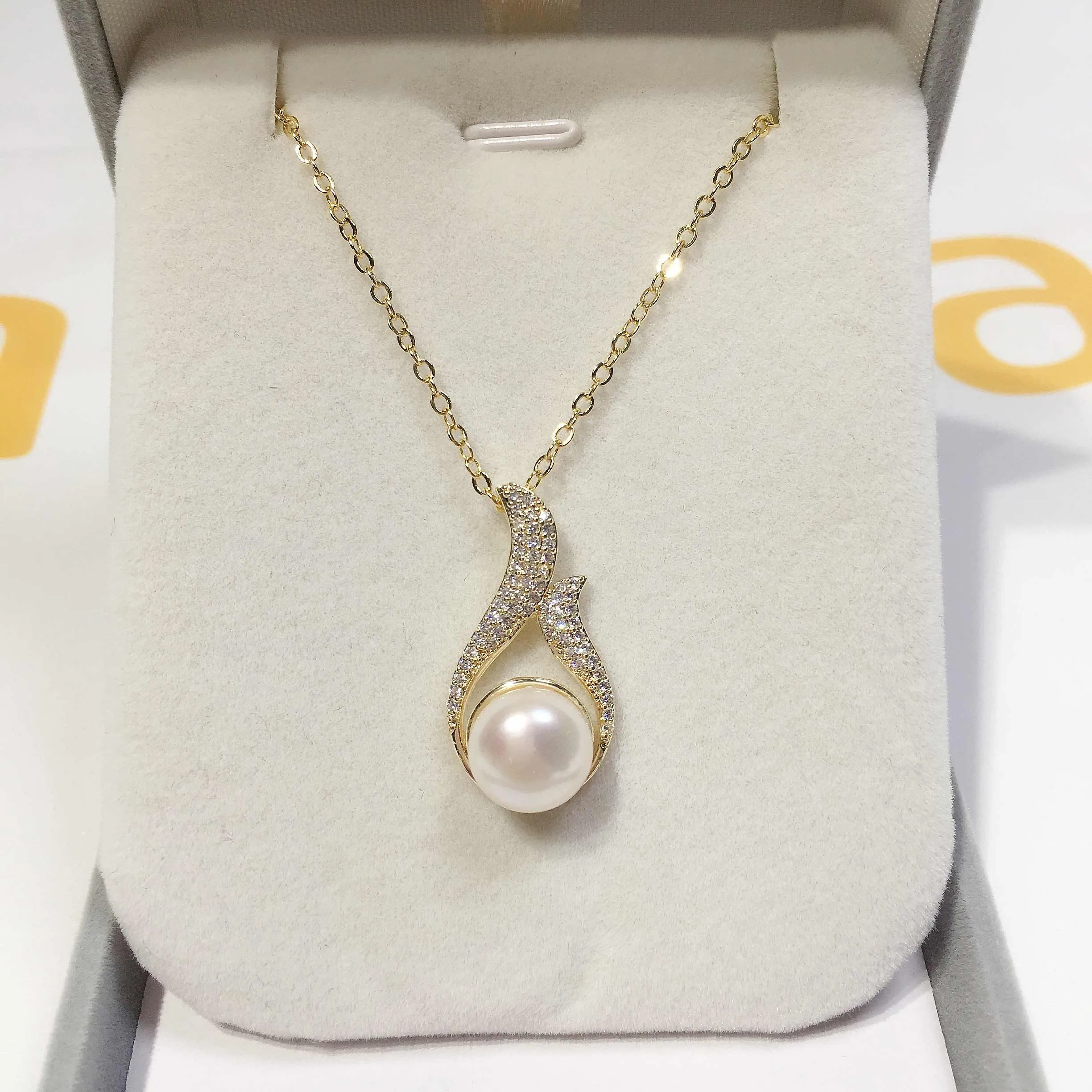 14K Real Gold Plated Pearl Necklace Natural Freshwater Pearl Feather Pendant