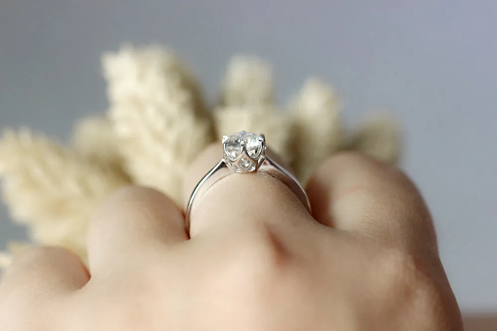 18k White Gold Solitaire Moissanite Ring 1ct
