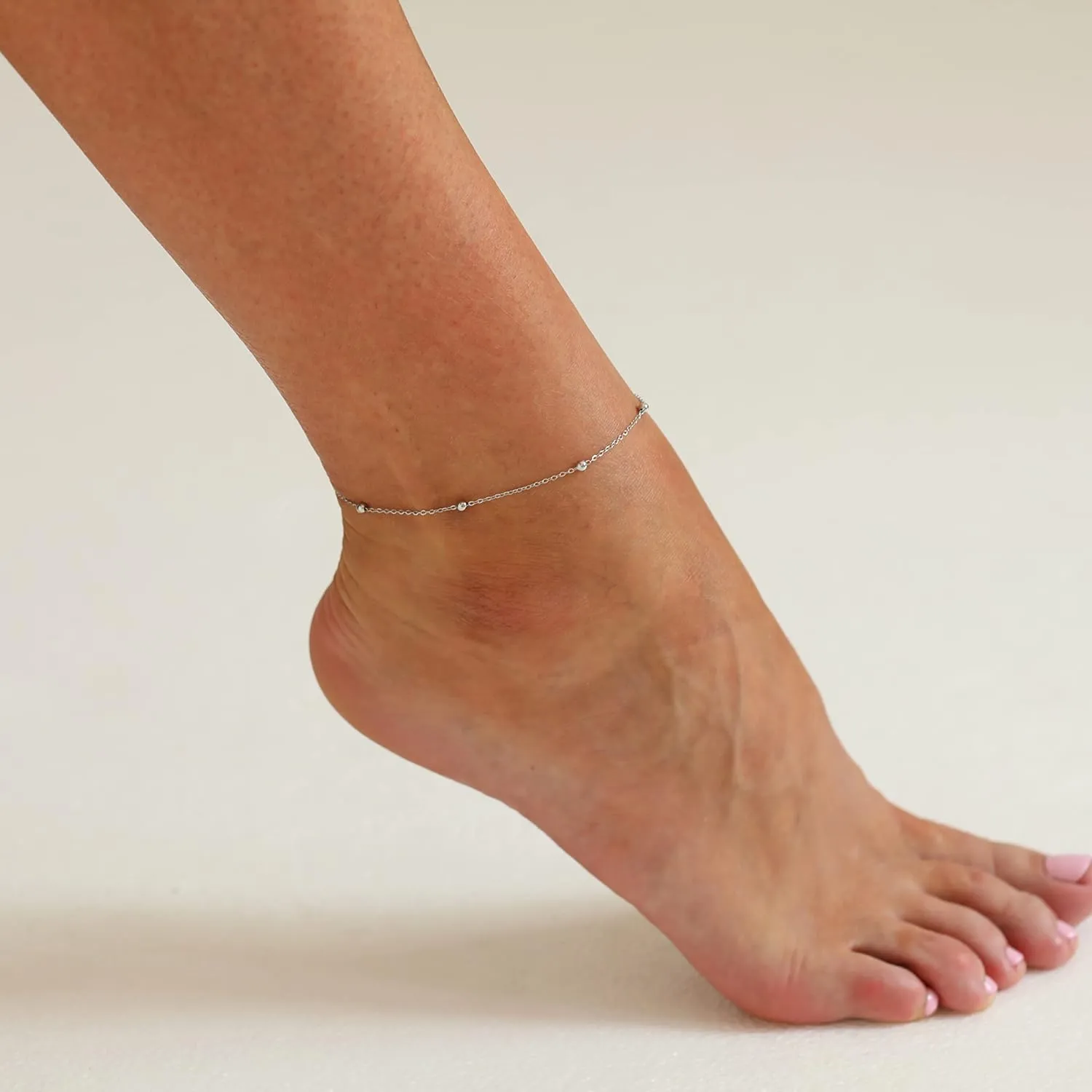 Ankle Bracelets for Women Dainty 18K Gold Plated Anklet Waterproof Round Beaded Paperclip Herringbone Pearl Chain Anklets Waterproof Beach Foot Jewelry