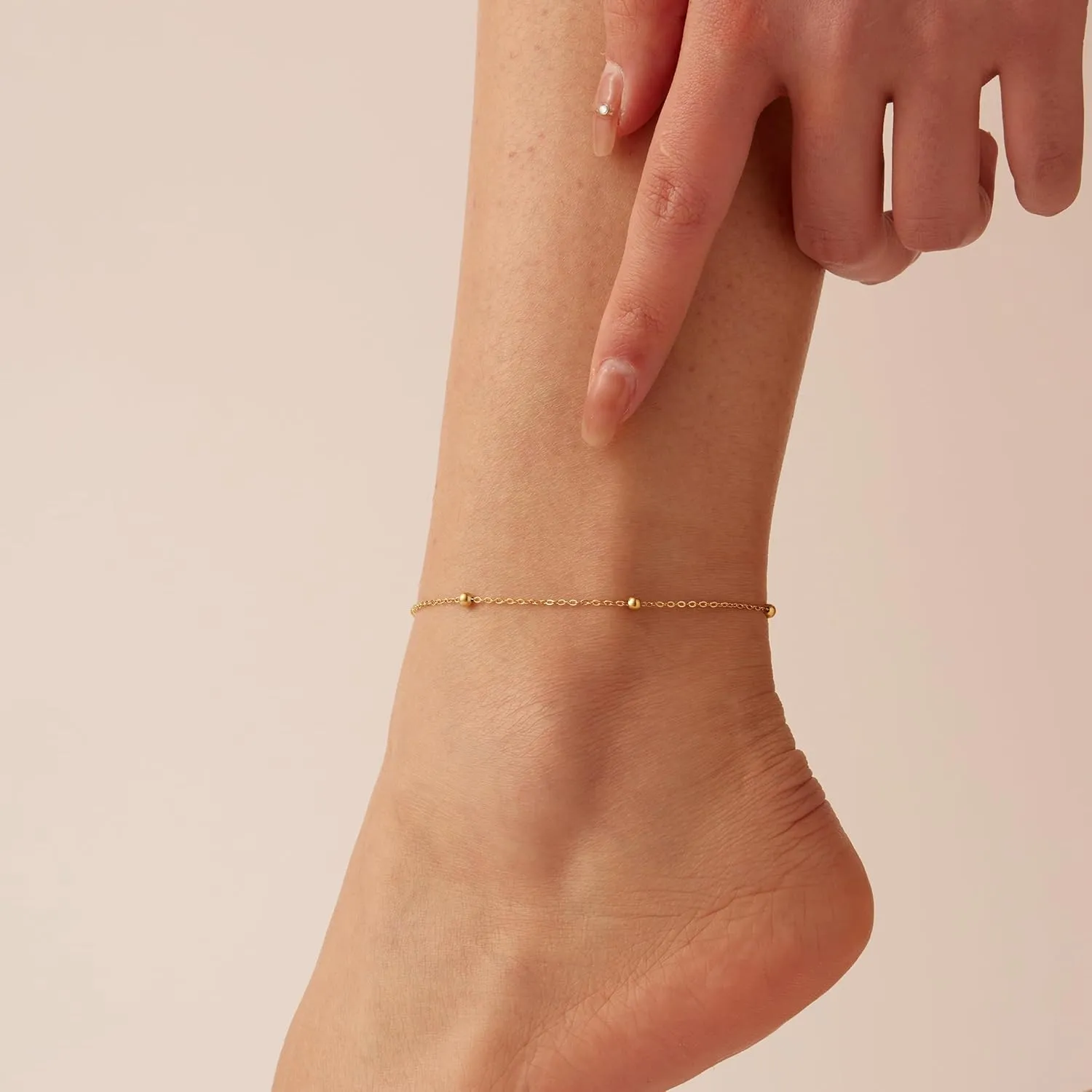 Ankle Bracelets for Women Dainty 18K Gold Plated Anklet Waterproof Round Beaded Paperclip Herringbone Pearl Chain Anklets Waterproof Beach Foot Jewelry