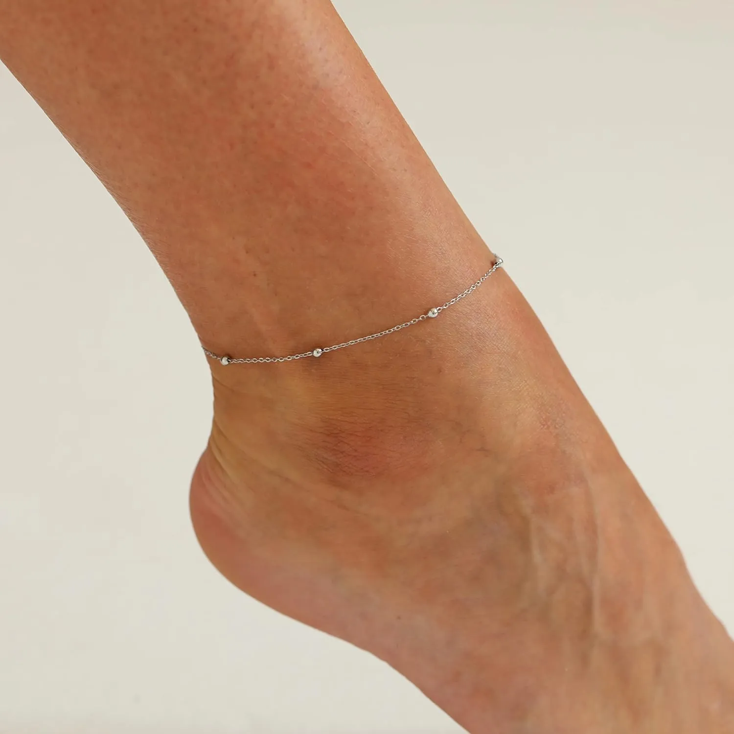 Ankle Bracelets for Women Dainty 18K Gold Plated Anklet Waterproof Round Beaded Paperclip Herringbone Pearl Chain Anklets Waterproof Beach Foot Jewelry