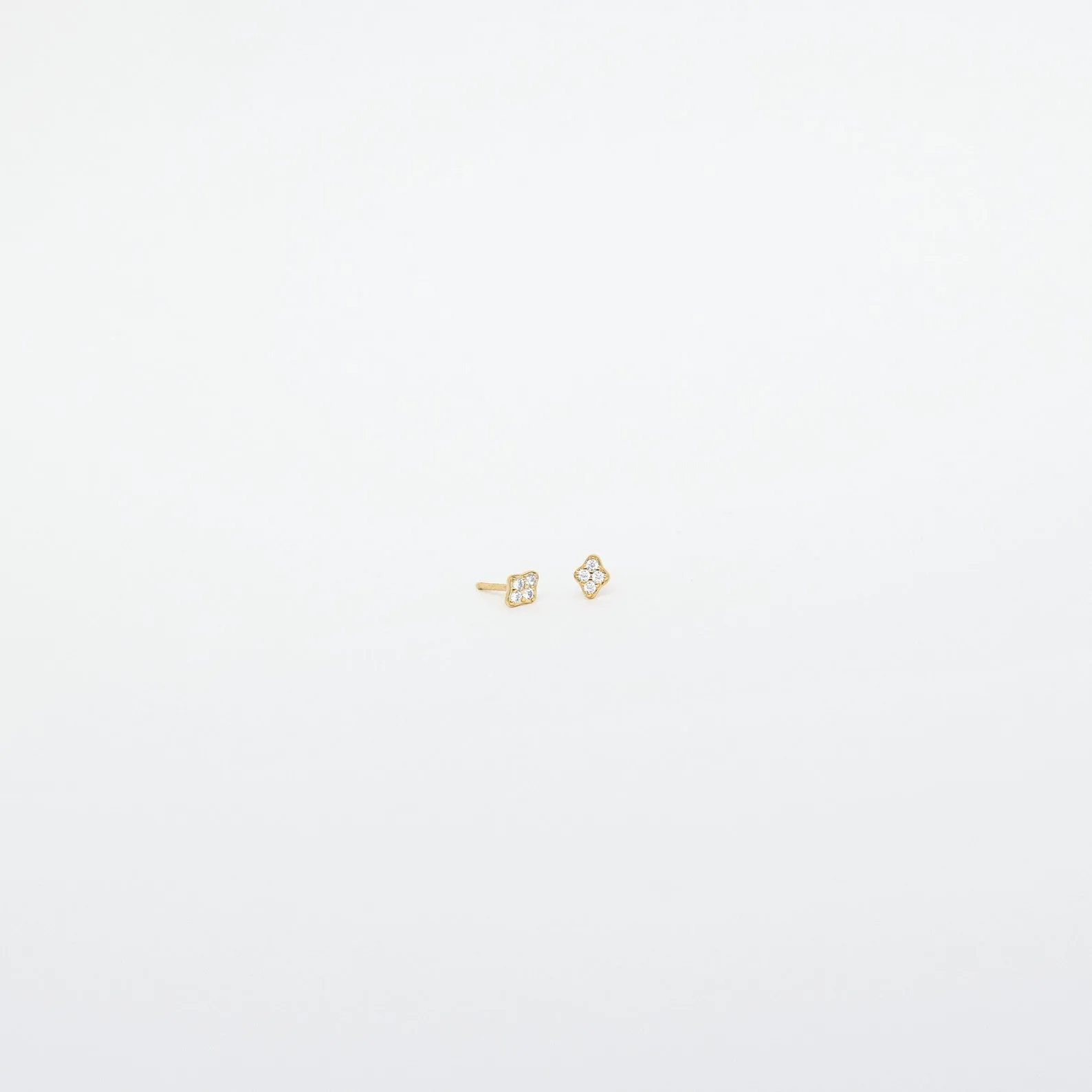 Avery Pavé Diamond Stud Earrings