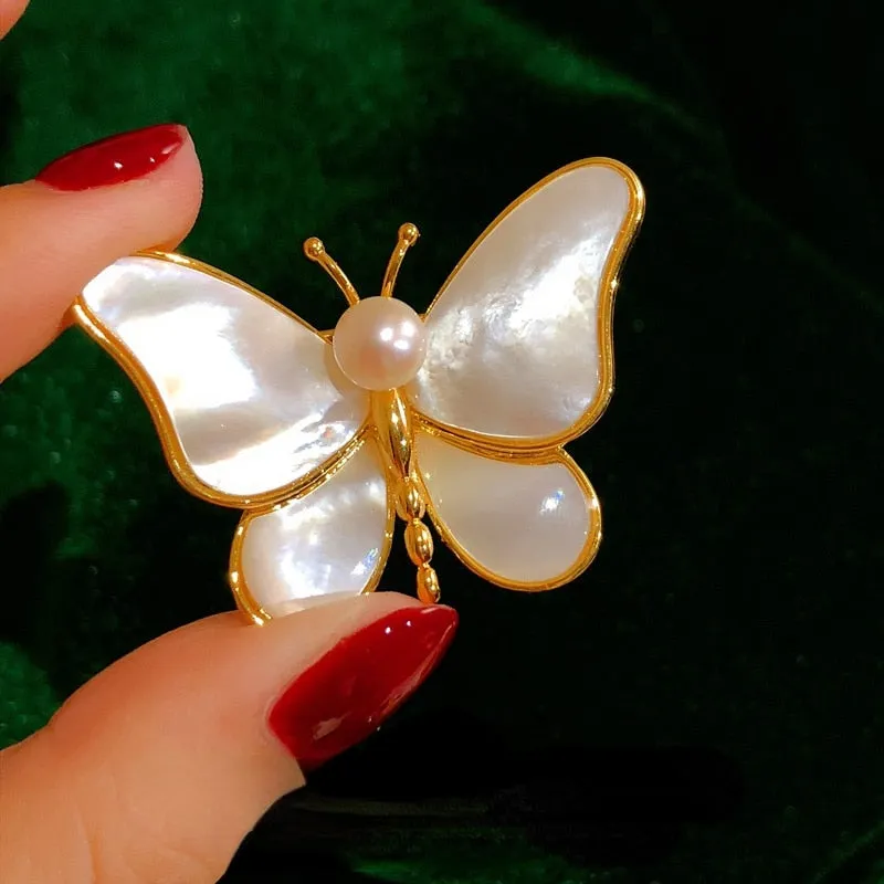 Brooch new Fashion beauty Women gold Zinc Alloy crystal exquisite flower butterfly insect pins hot sale party Gift man