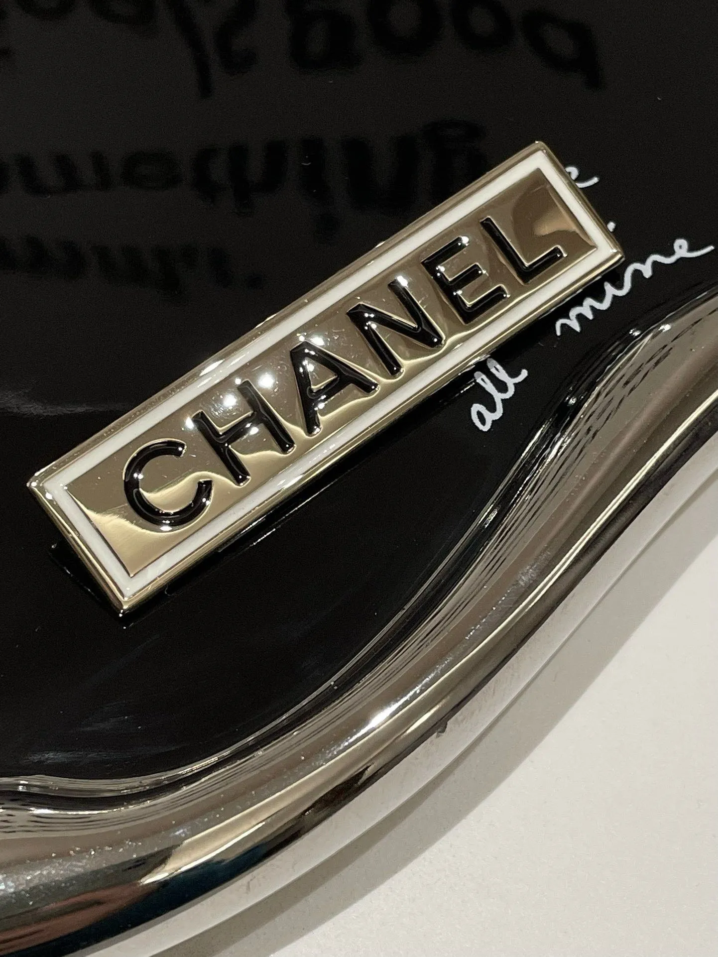 Chanel 21B Plate Brooch Gold Brooches