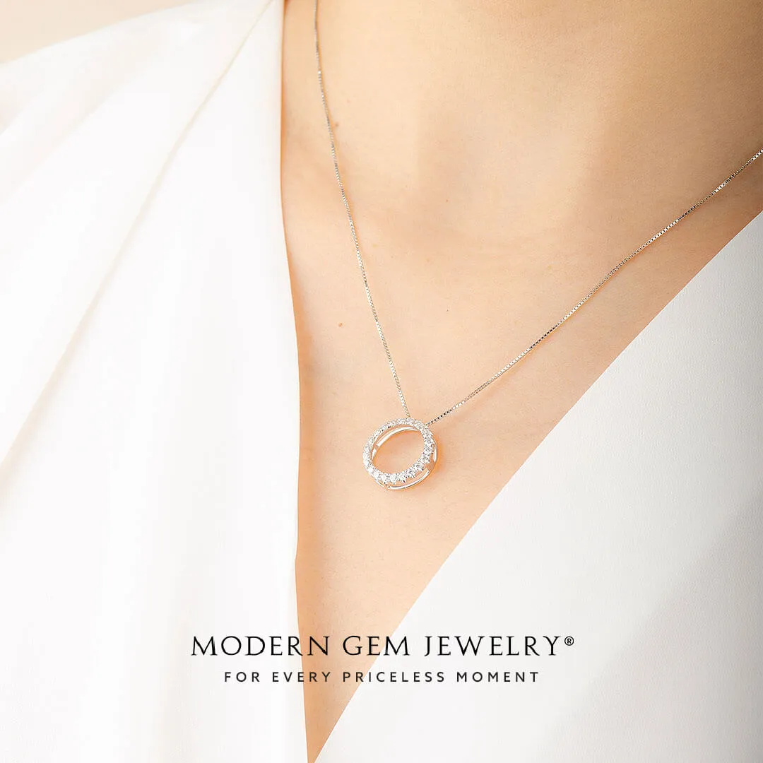 Diamond Circle Pendant in White Gold