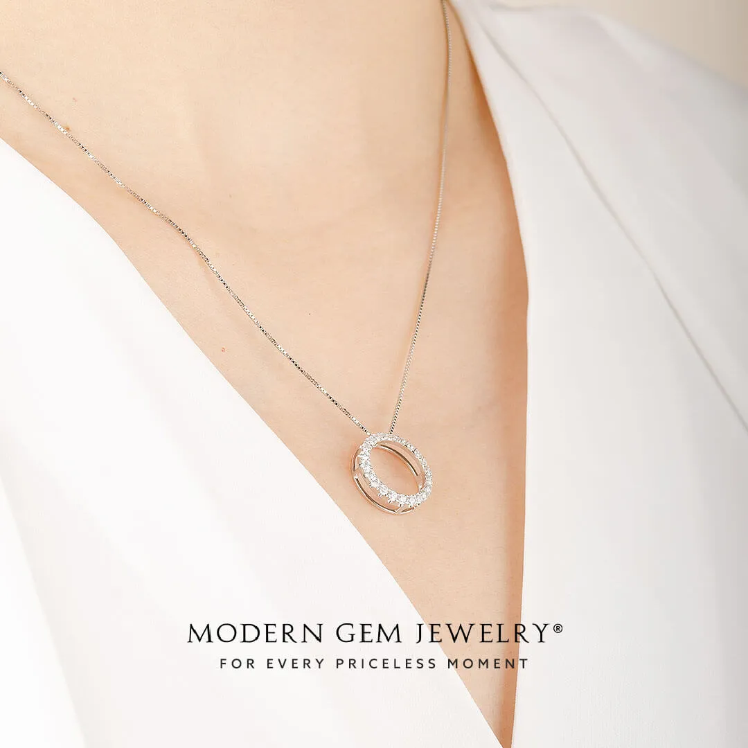 Diamond Circle Pendant in White Gold