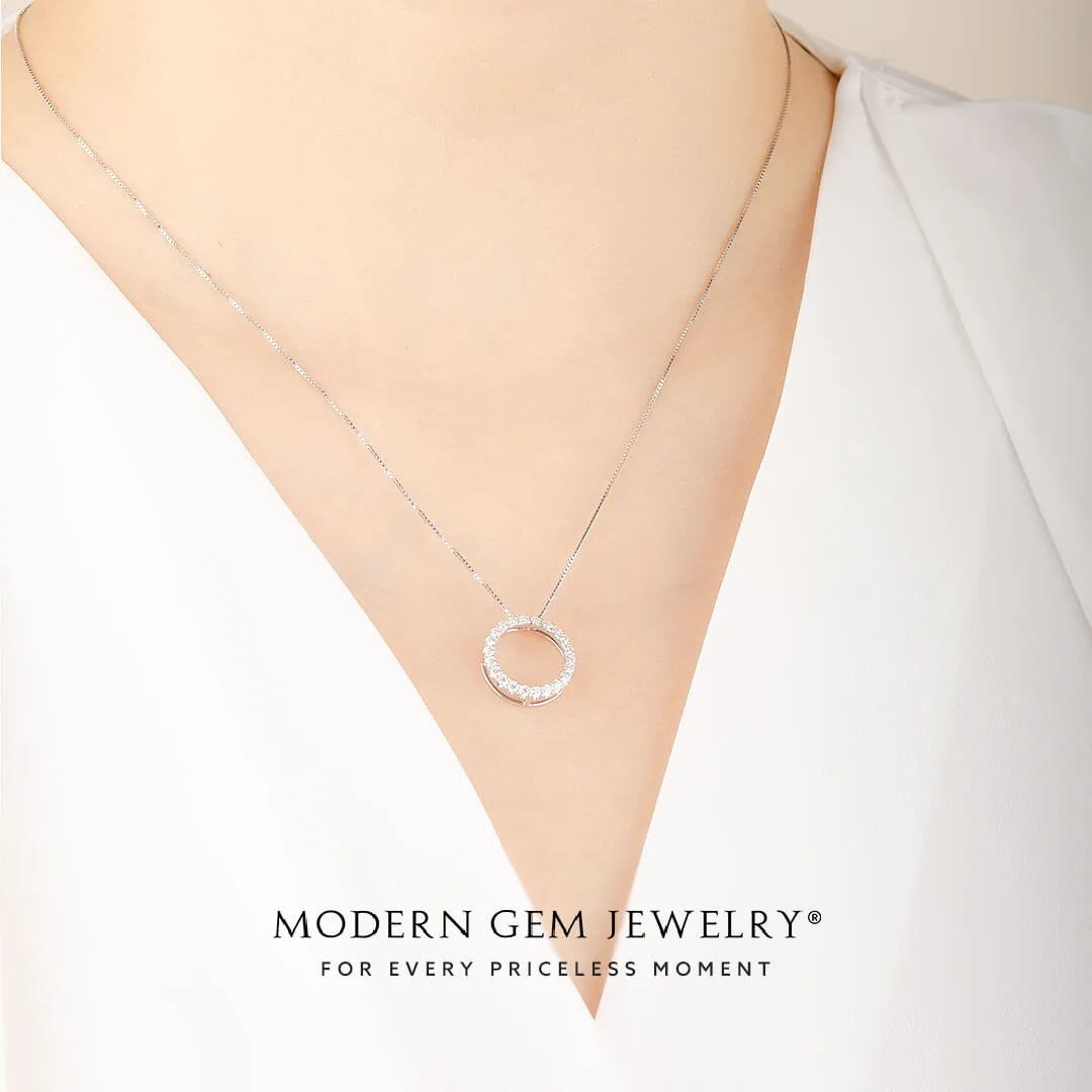 Diamond Circle Pendant in White Gold