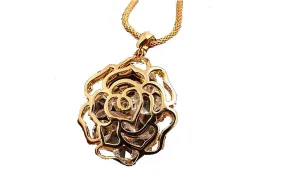 Hollow Rose Flowers Pendant Necklace