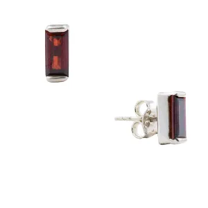Kia, Garnet Studs