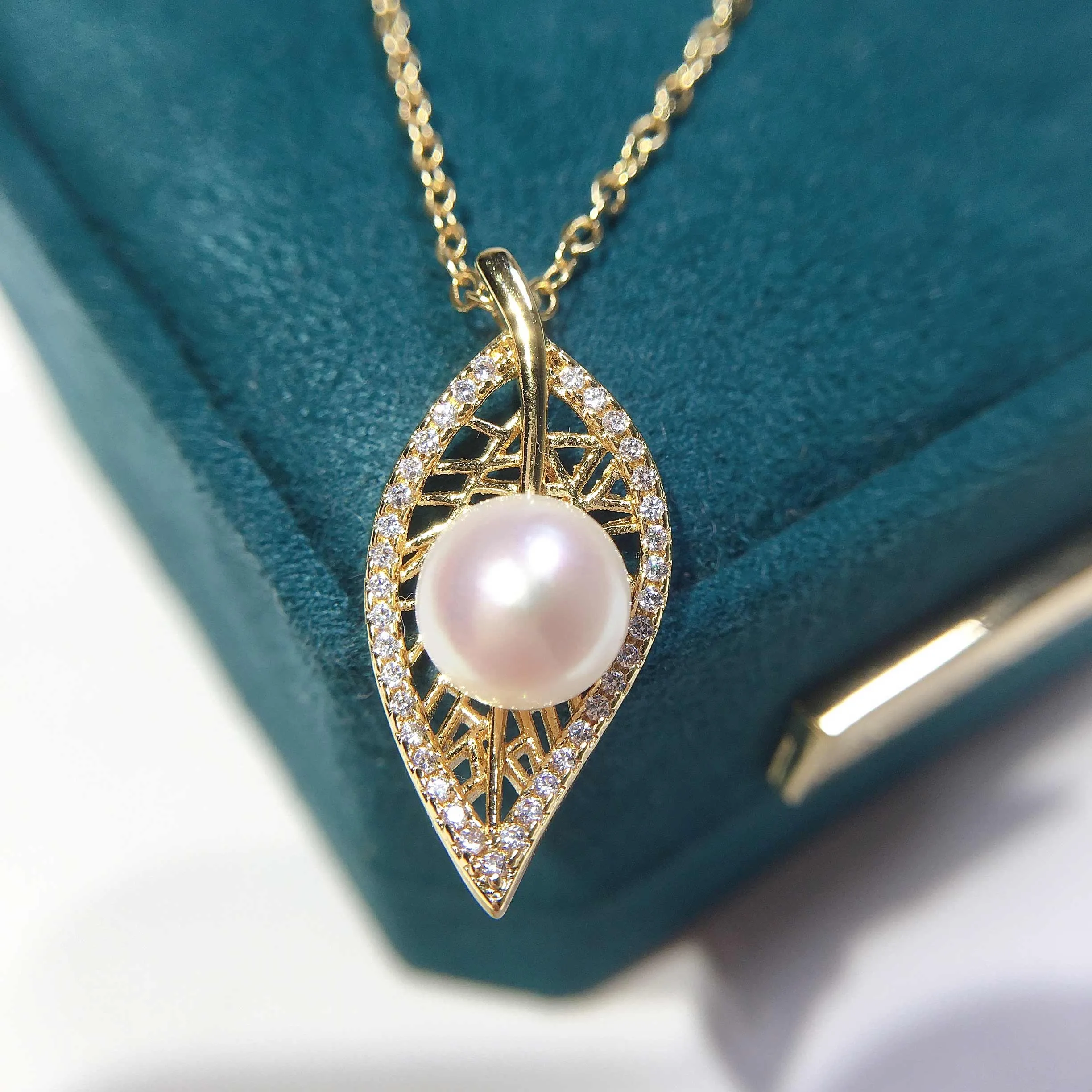 Leaf Pearl Necklace 100% Real Freshwater Pearl 925 Sterling Silver Pendant