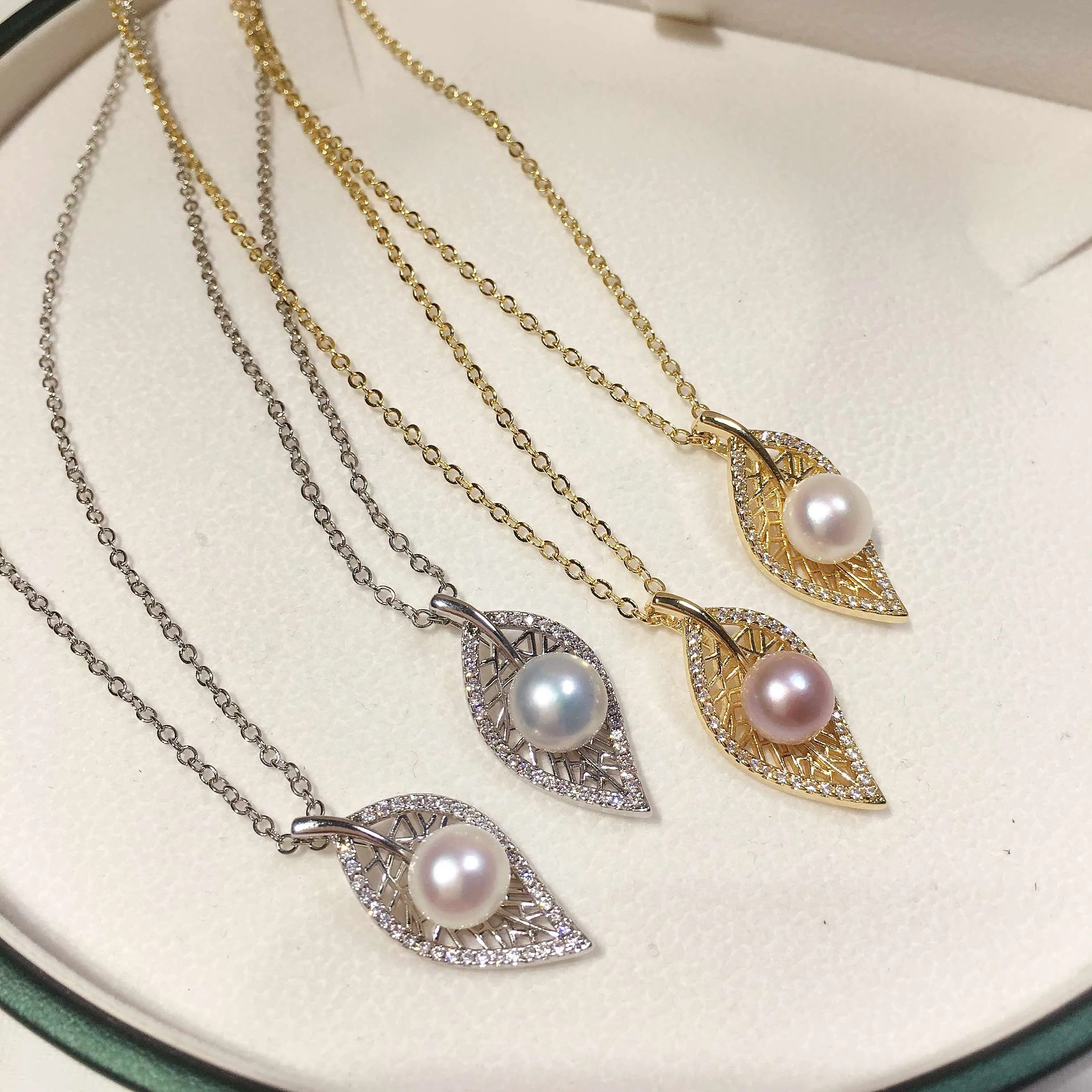 Leaf Pearl Necklace 100% Real Freshwater Pearl 925 Sterling Silver Pendant