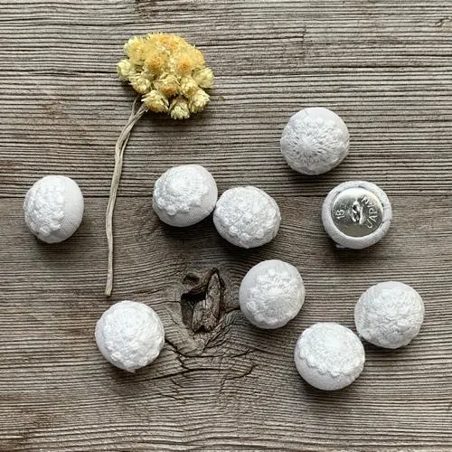 Minä Perhonen Fabric Buttons (18mm)