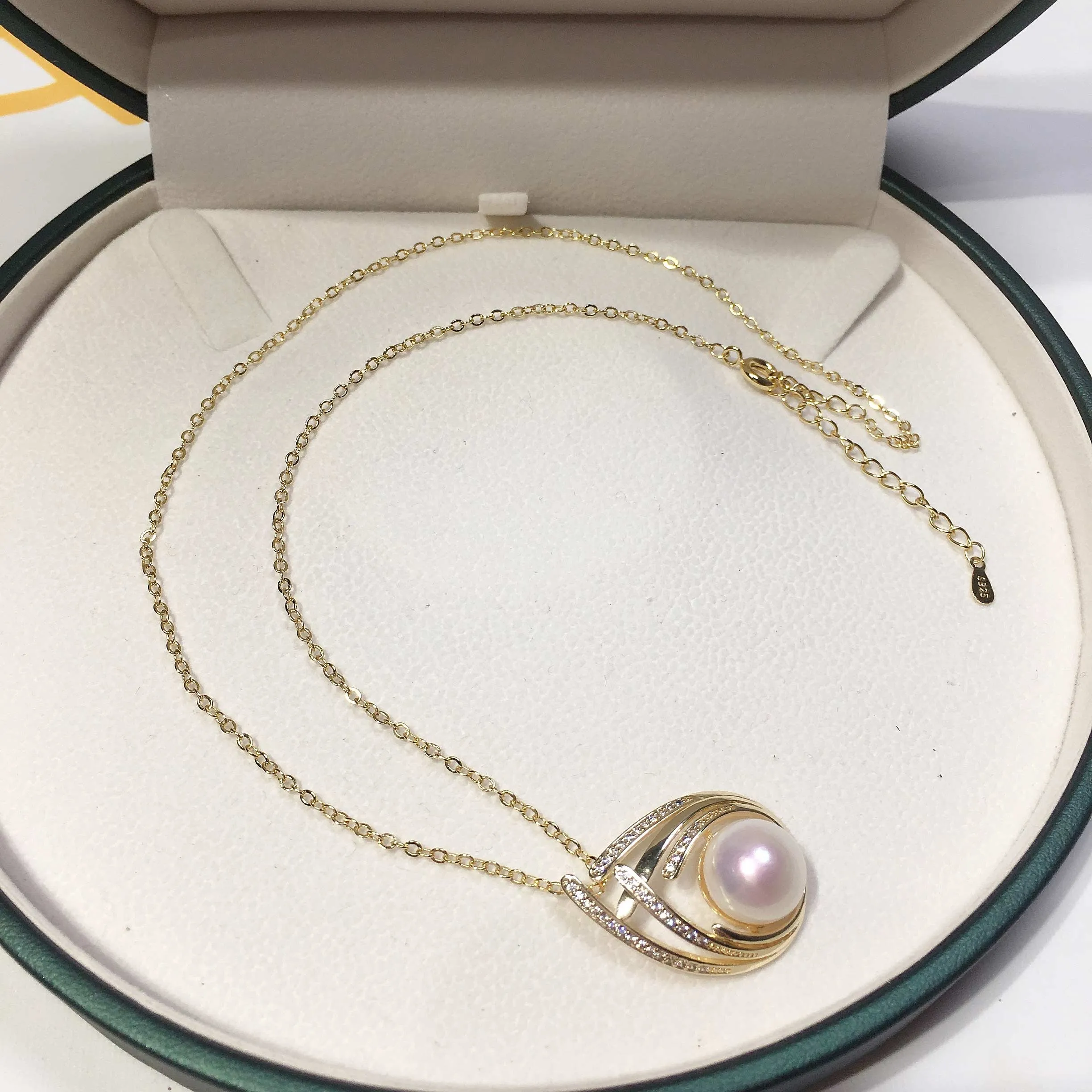 Natural Freshwater Pearl Pendant Creative Exquisite 14K Gold Plated Necklace