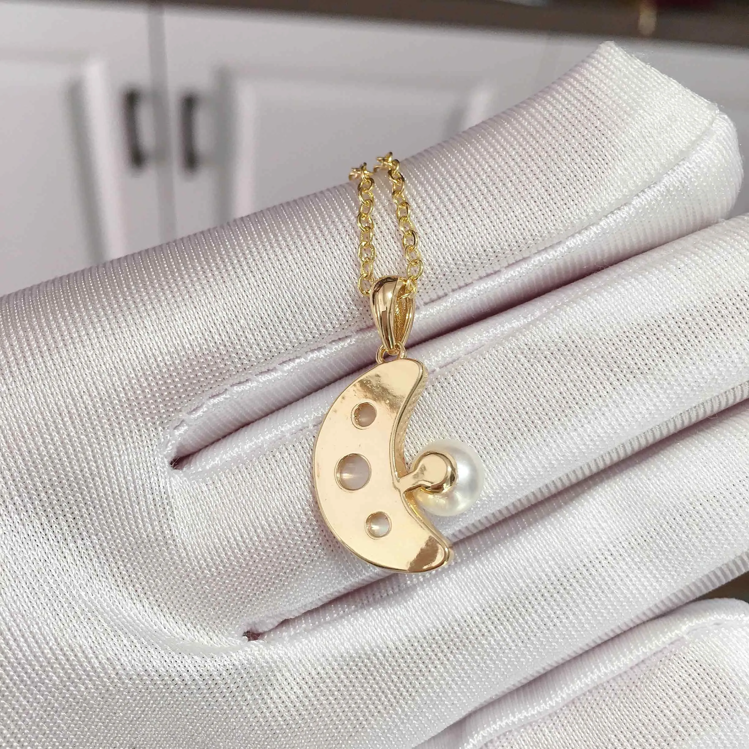 Natural Shell Moon Pearl Pendant Real Natural Pearl Gold Necklace