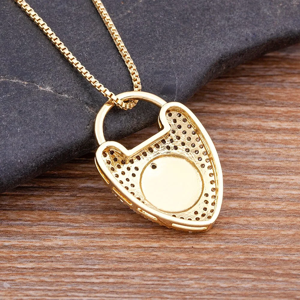 New Design Lovely Snake Shape Pendant Glittering Crystal Necklace