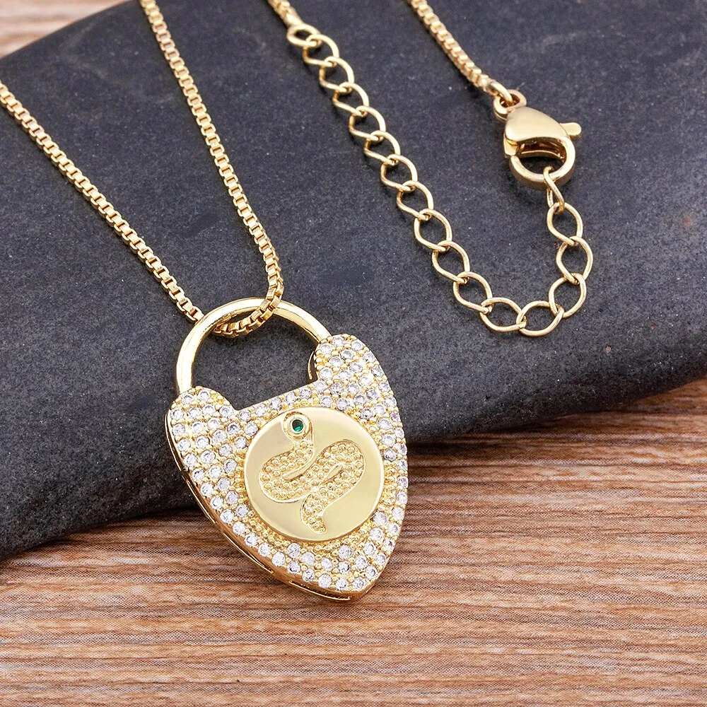 New Design Lovely Snake Shape Pendant Glittering Crystal Necklace