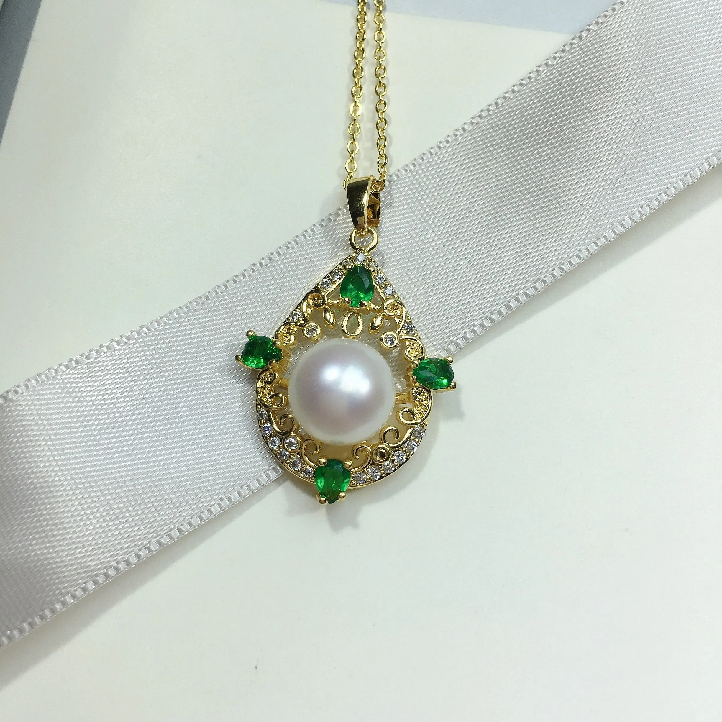 New Gold Color Charm Chain Necklace