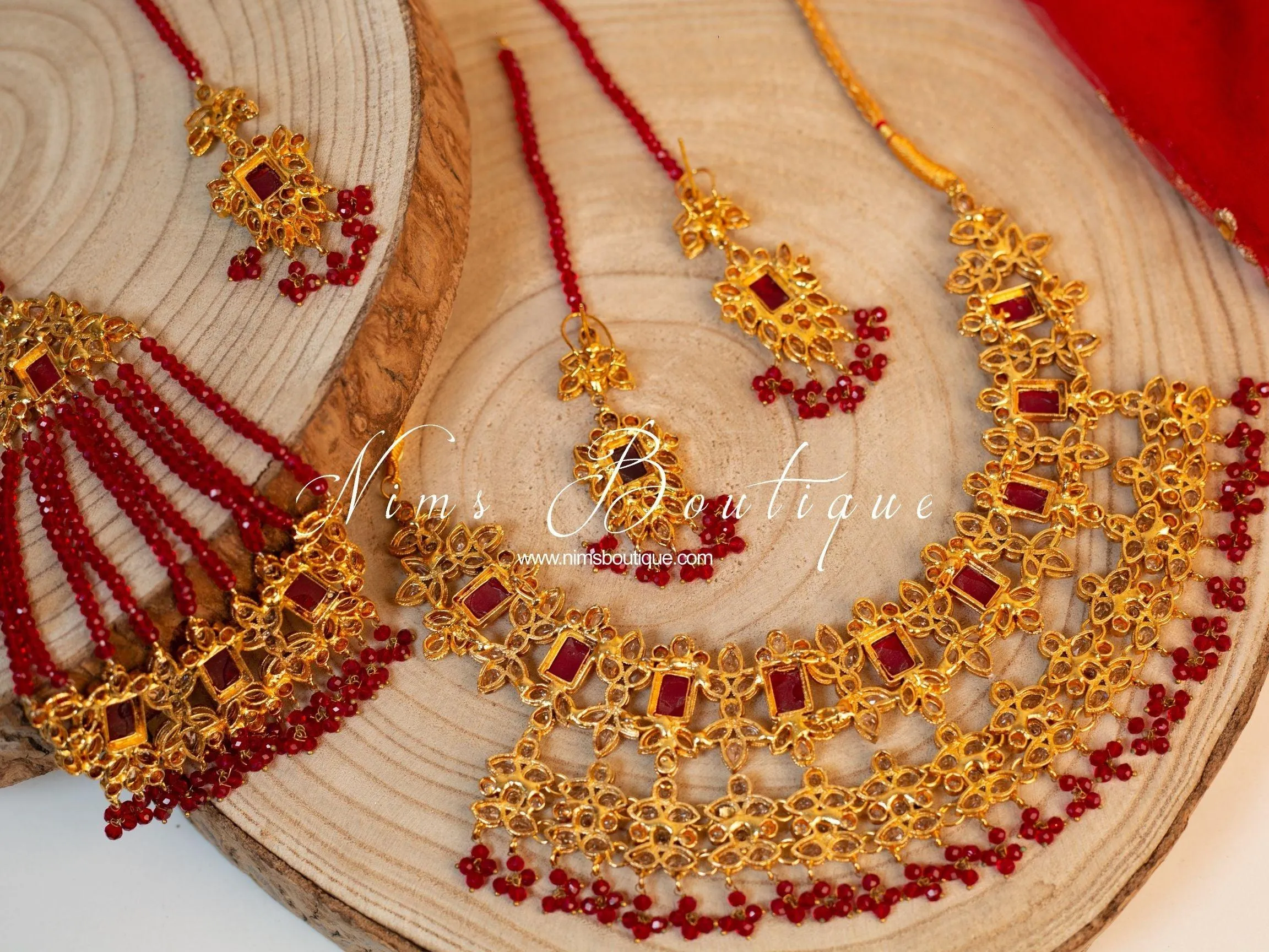 Pari Maharani Red & Gold Set