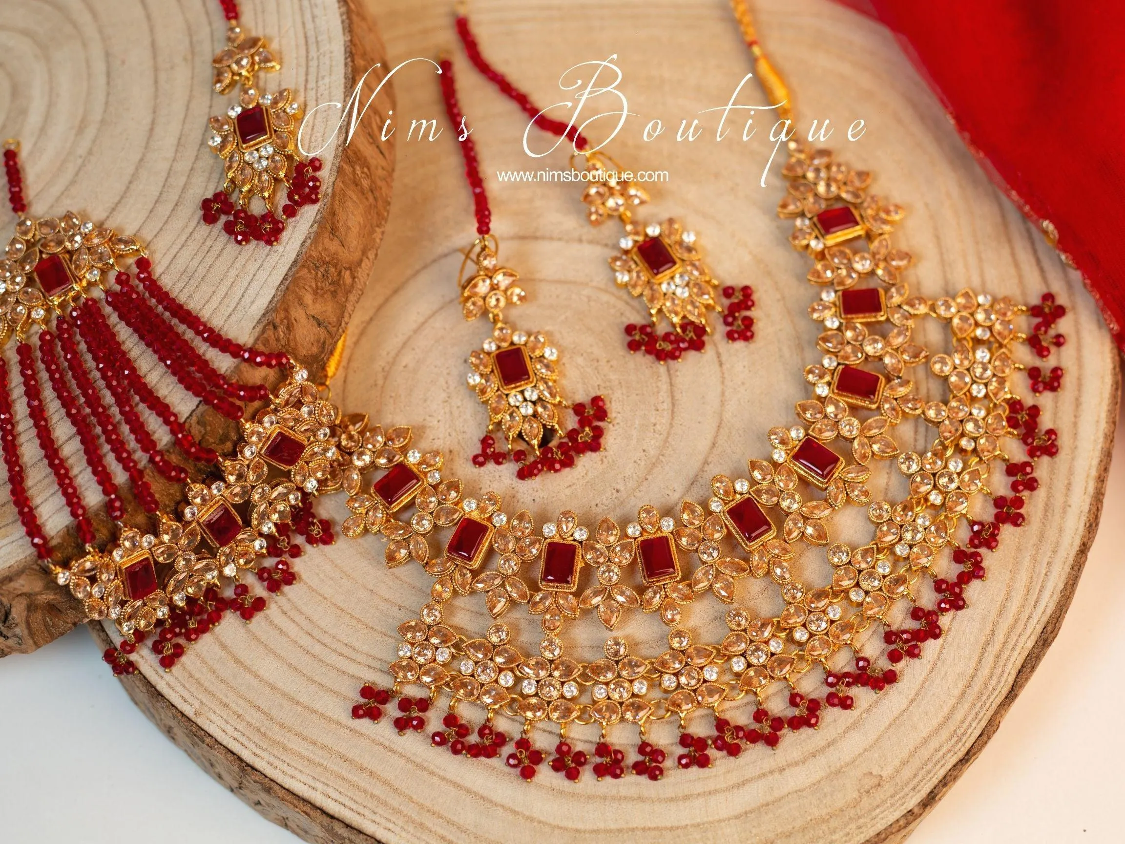 Pari Maharani Red & Gold Set