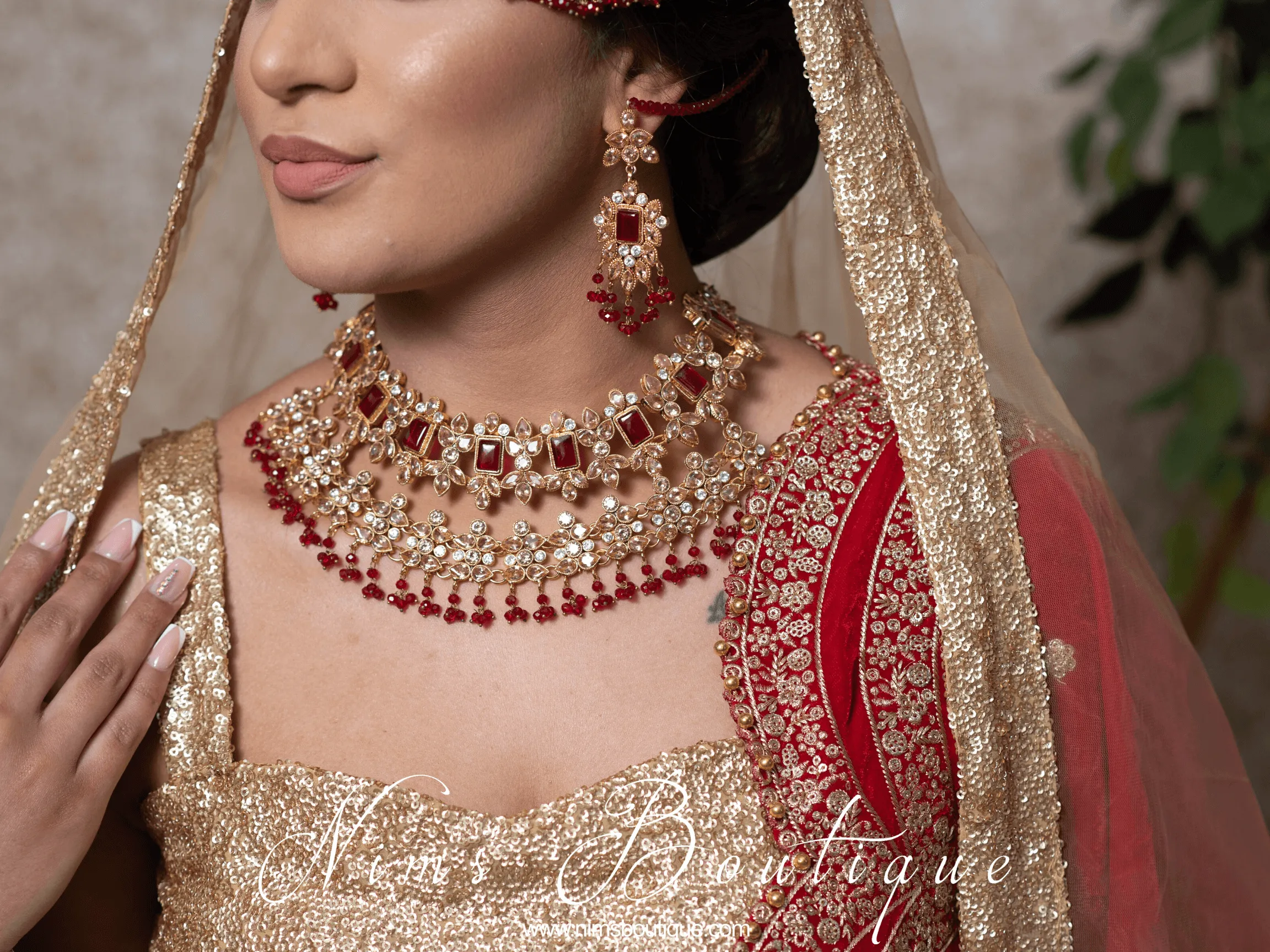 Pari Maharani Red & Gold Set