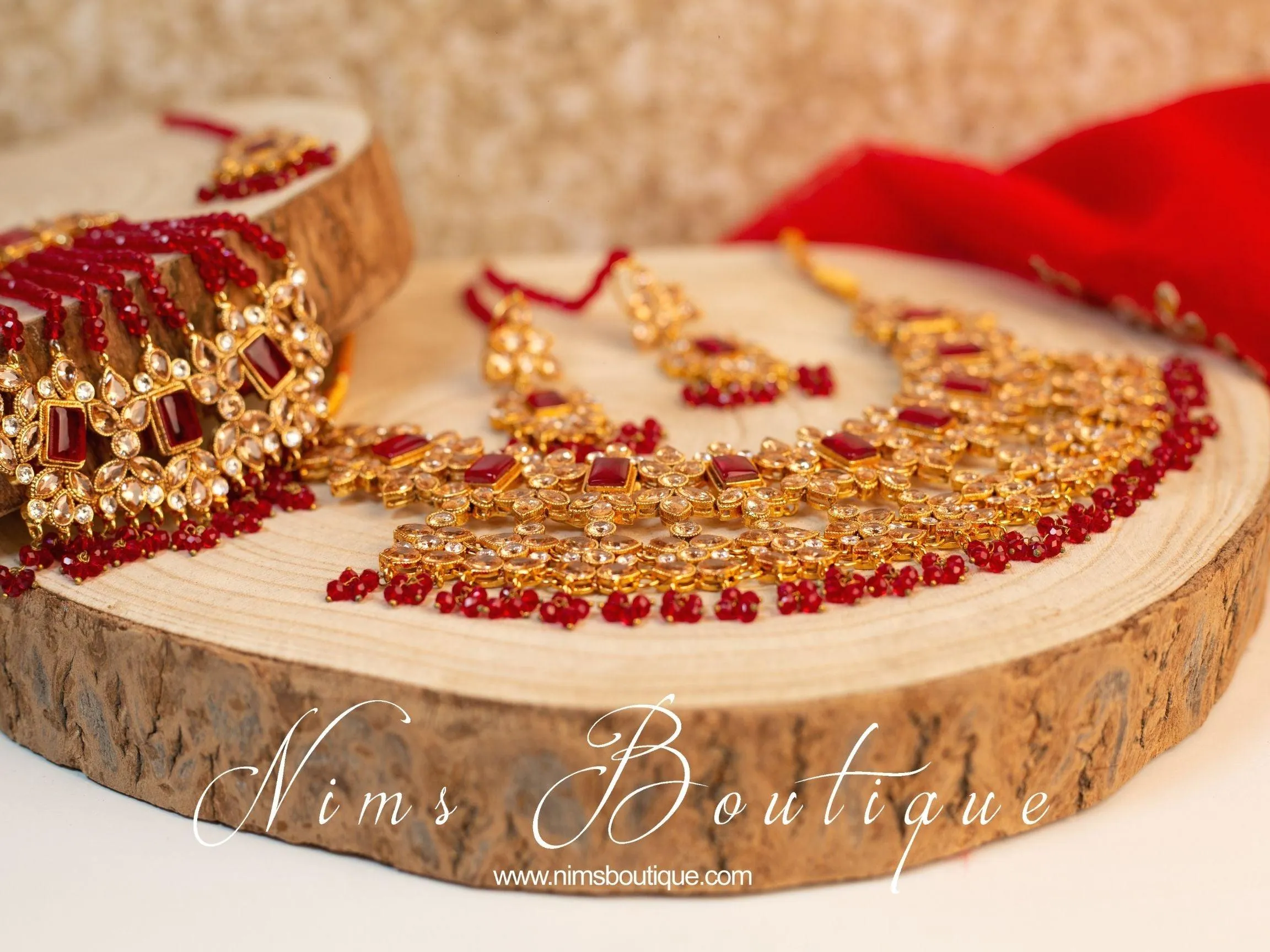 Pari Maharani Red & Gold Set