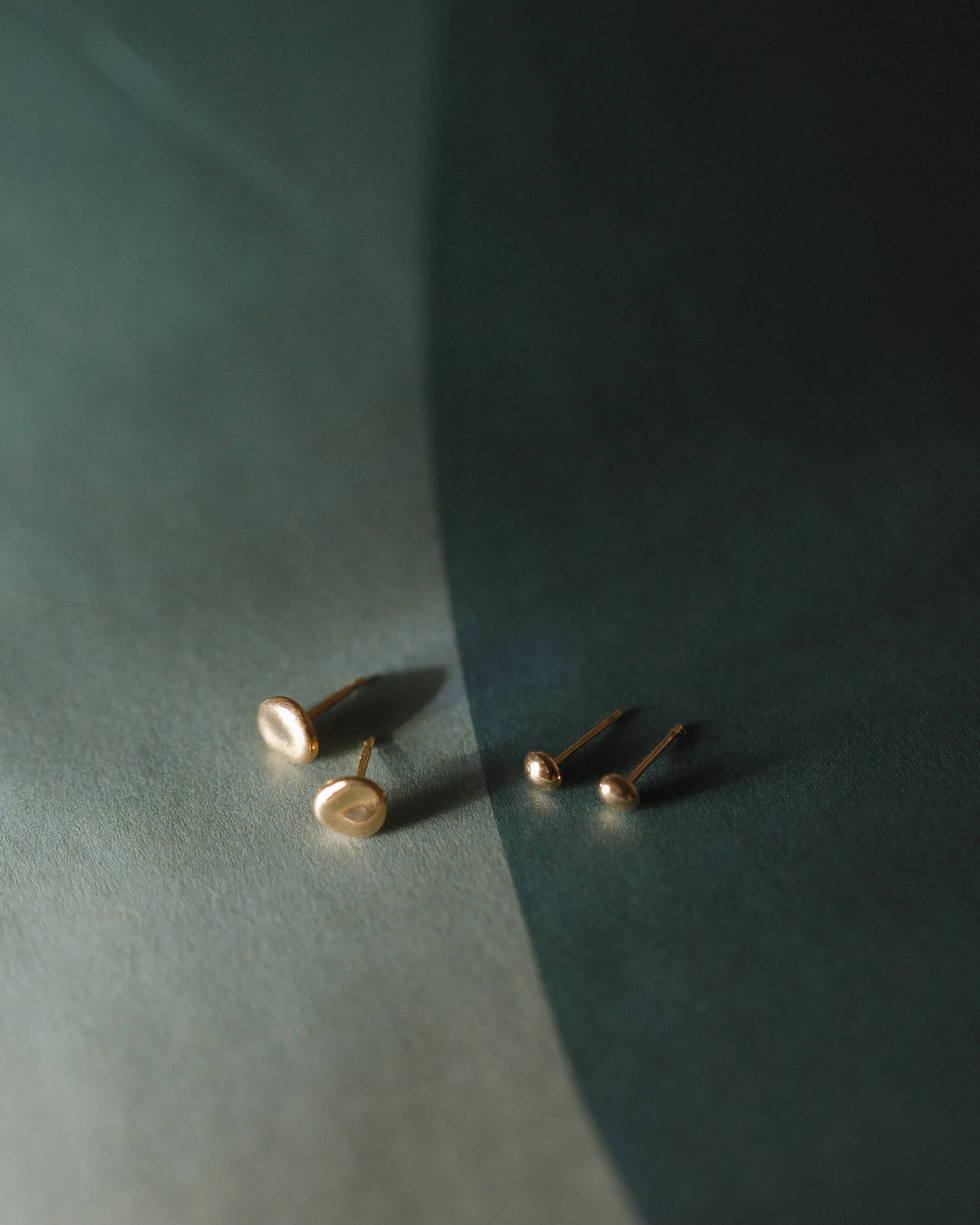 Pebble Studs