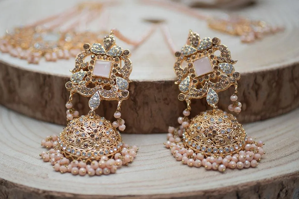 Ridhi Peach Earrings, Tikka & Passa Set