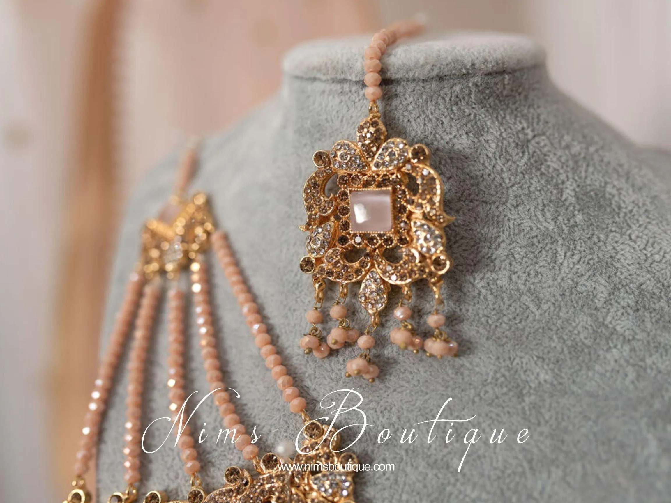 Ridhi Peach Earrings, Tikka & Passa Set