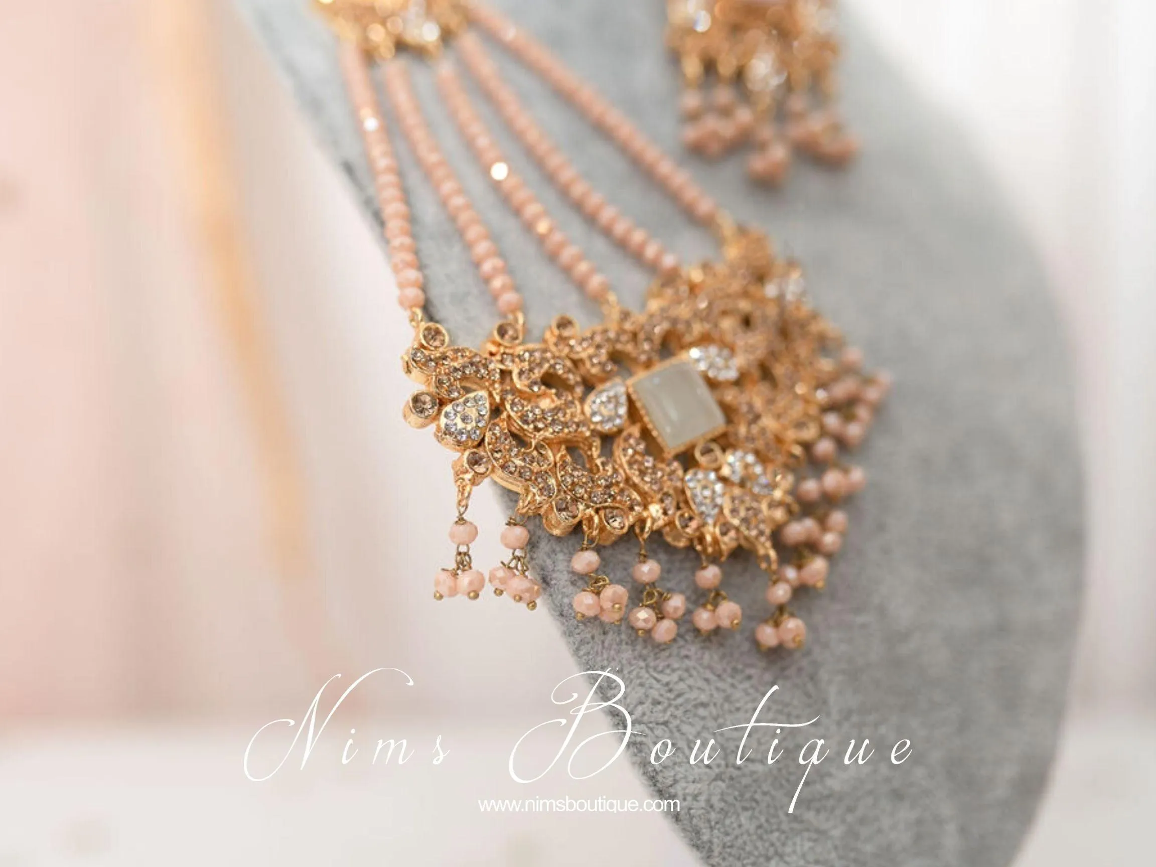 Ridhi Peach Earrings, Tikka & Passa Set