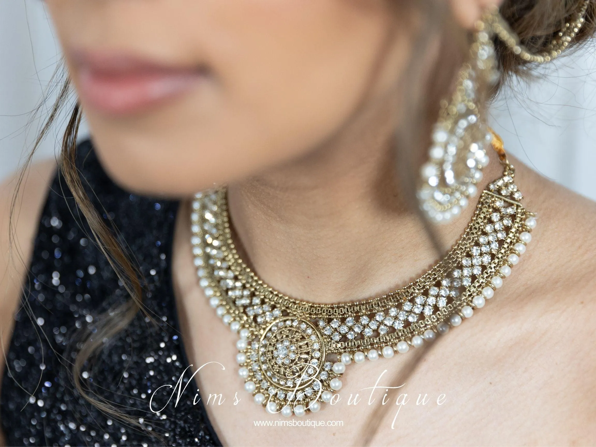 Small Royal Antique Gold & Pearl set with earring chains