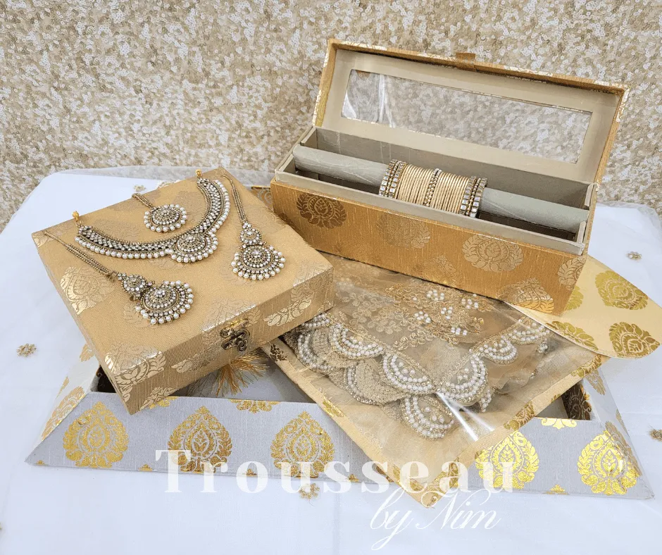 Small Royal Antique Gold & Pearl set with earring chains