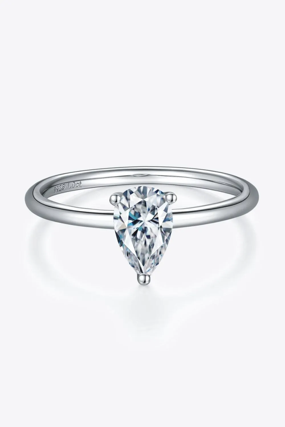 Timeless Brightness Solitaire 1 Carat Moissanite Ring