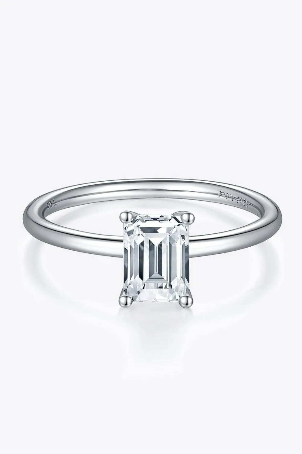 Timeless Brightness Solitaire 1 Carat Moissanite Ring
