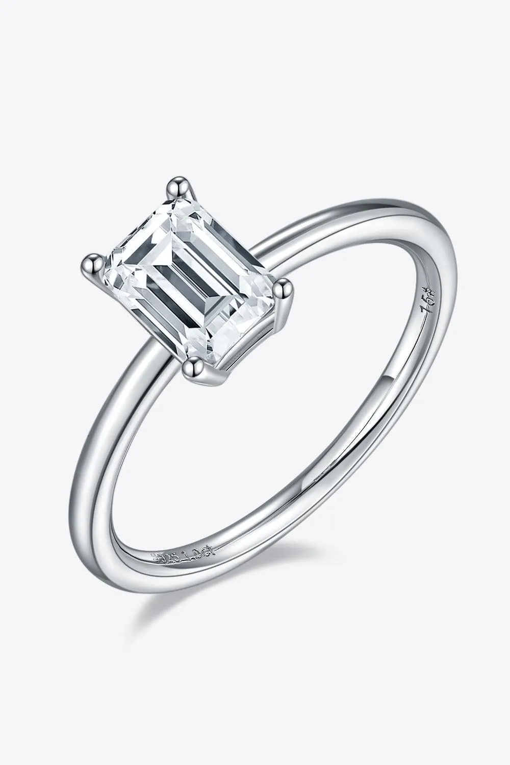 Timeless Brightness Solitaire 1 Carat Moissanite Ring