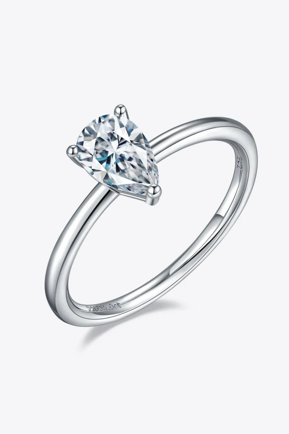 Timeless Brightness Solitaire 1 Carat Moissanite Ring