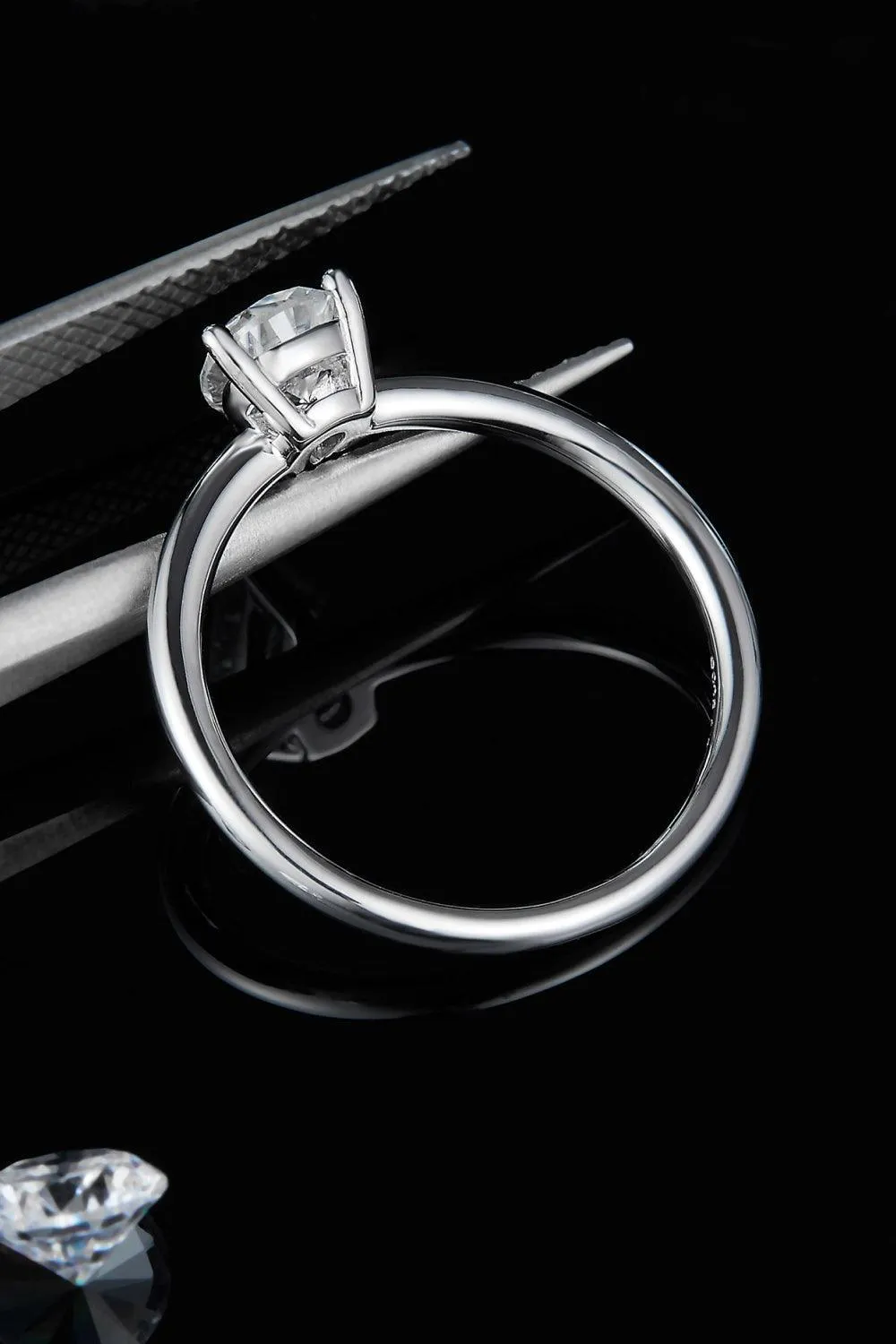 Timeless Brightness Solitaire 1 Carat Moissanite Ring